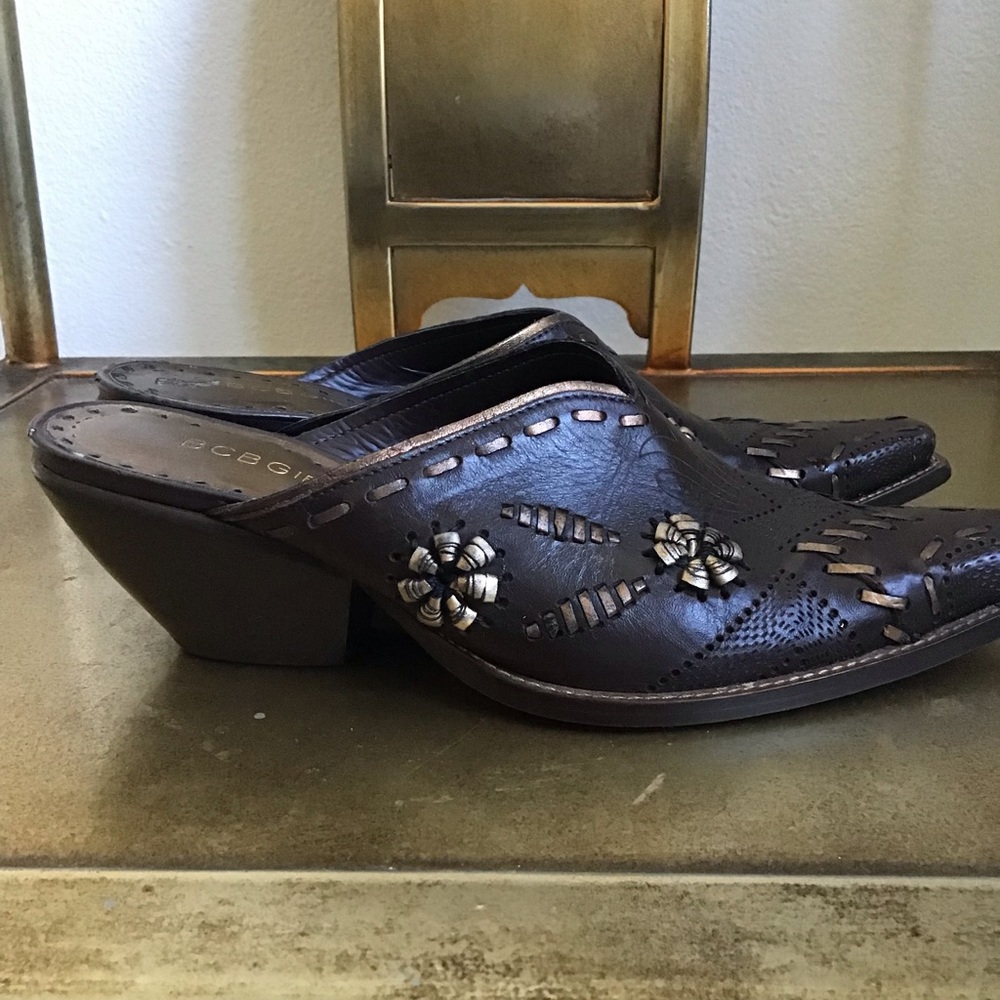 Shoes - Picture 4 of 5